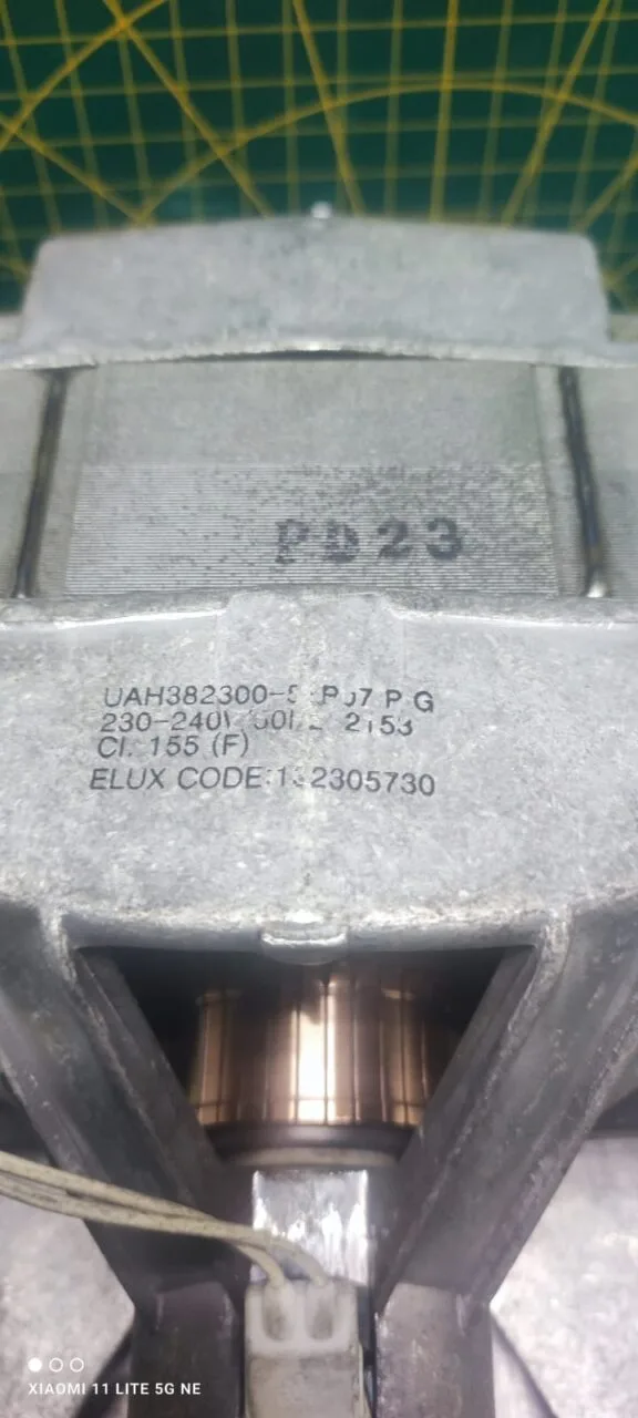Двигатель Electrolux 132305730 6 контактов