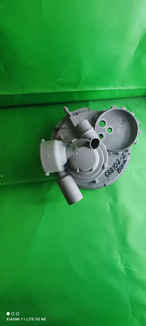 Чаша Bosch 668102-2 без отверстия под датчик