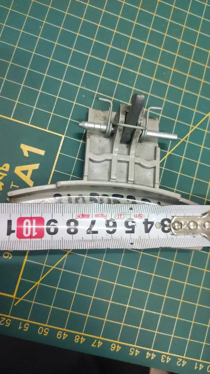 Ручка люка Ariston 3105053247 серебро