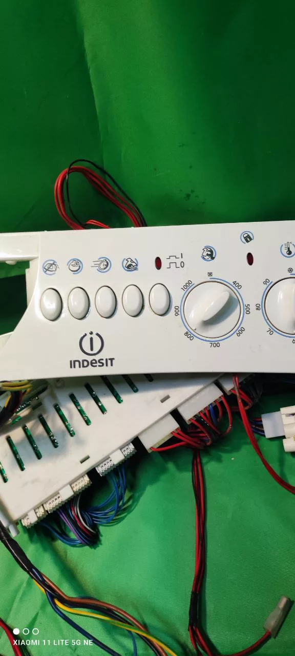 902edcb7-fb80-42b6-b6b7-da2c99490b5b Модуль Indesit W105TX с дефектом