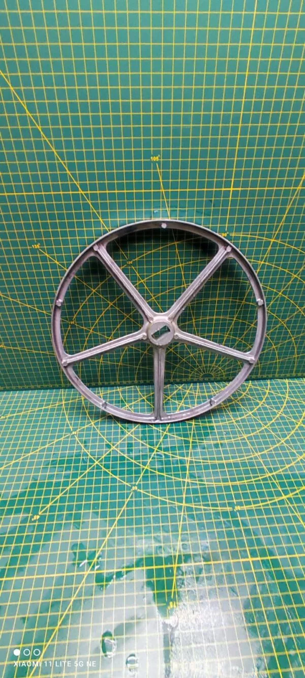 Шкив Indesit 174000646