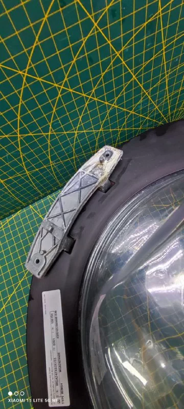 Люк Bosch 100194 с дефектом