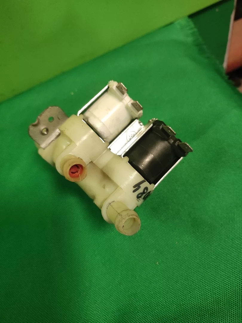 Клапан тройной Bosch 33690084 контакты