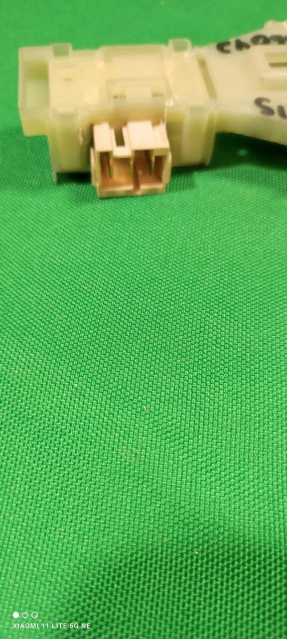 Замок люка (УБЛ) Ariston 086042