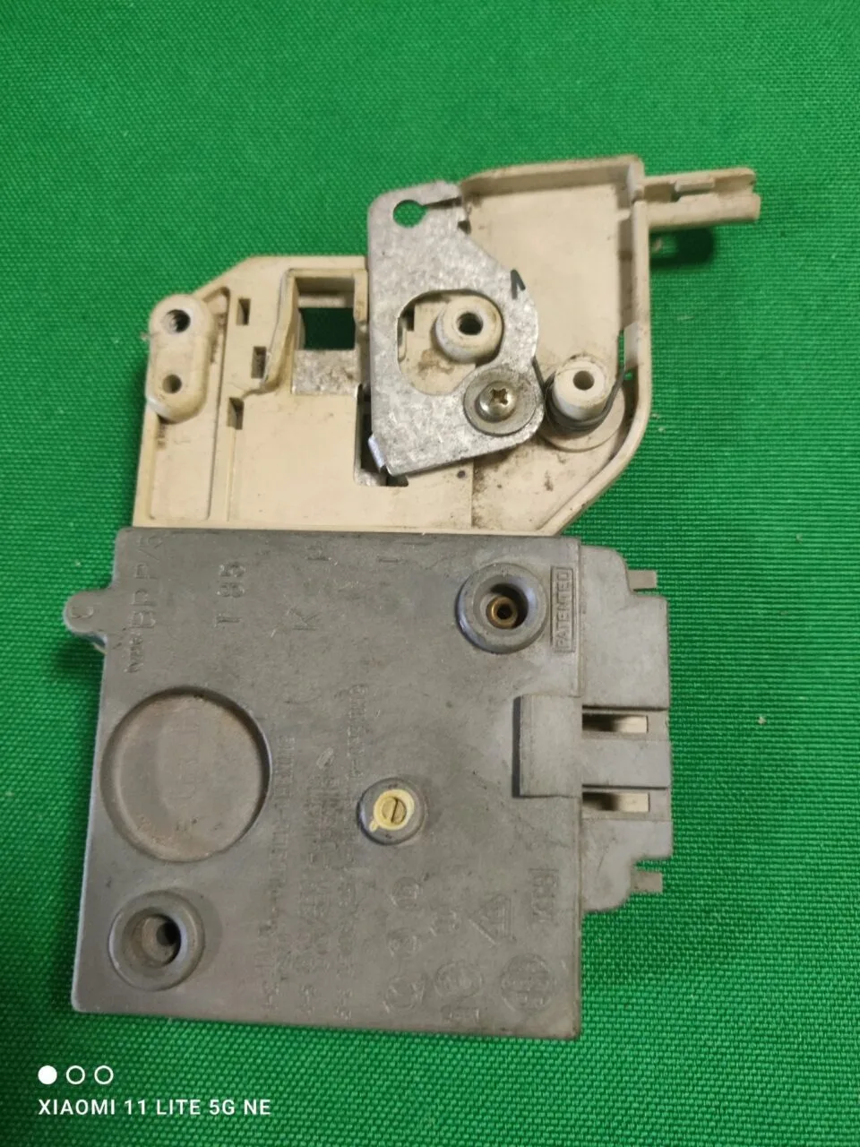Замок люка (УБЛ) Electrolux 12465541/1 (/2)