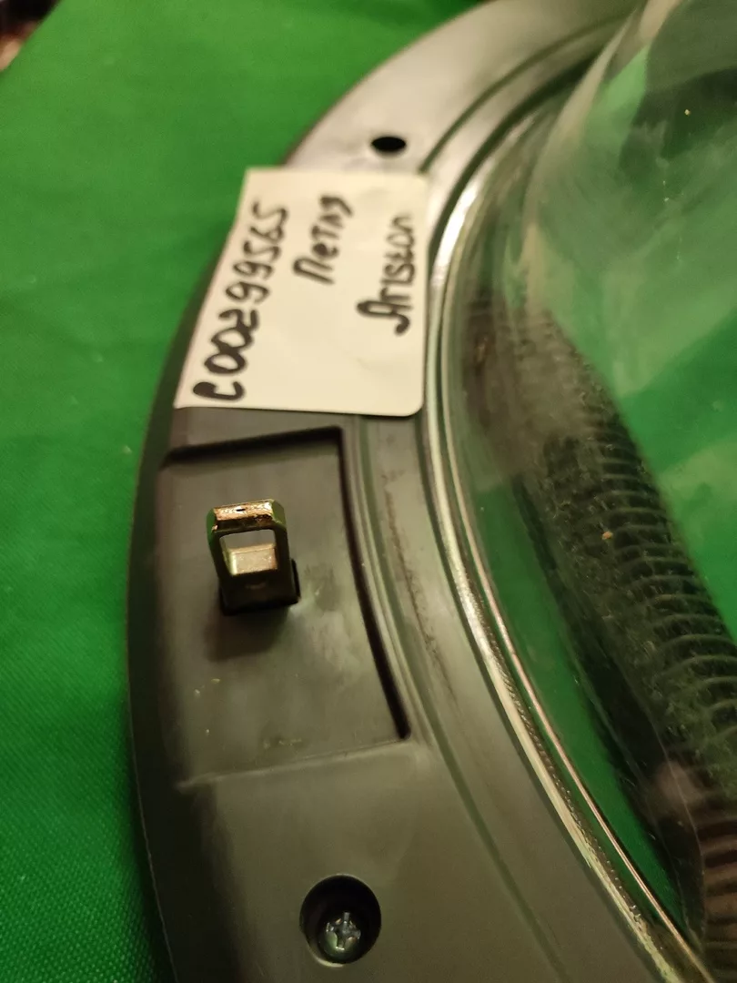 Люк Ariston C 00299565 петля