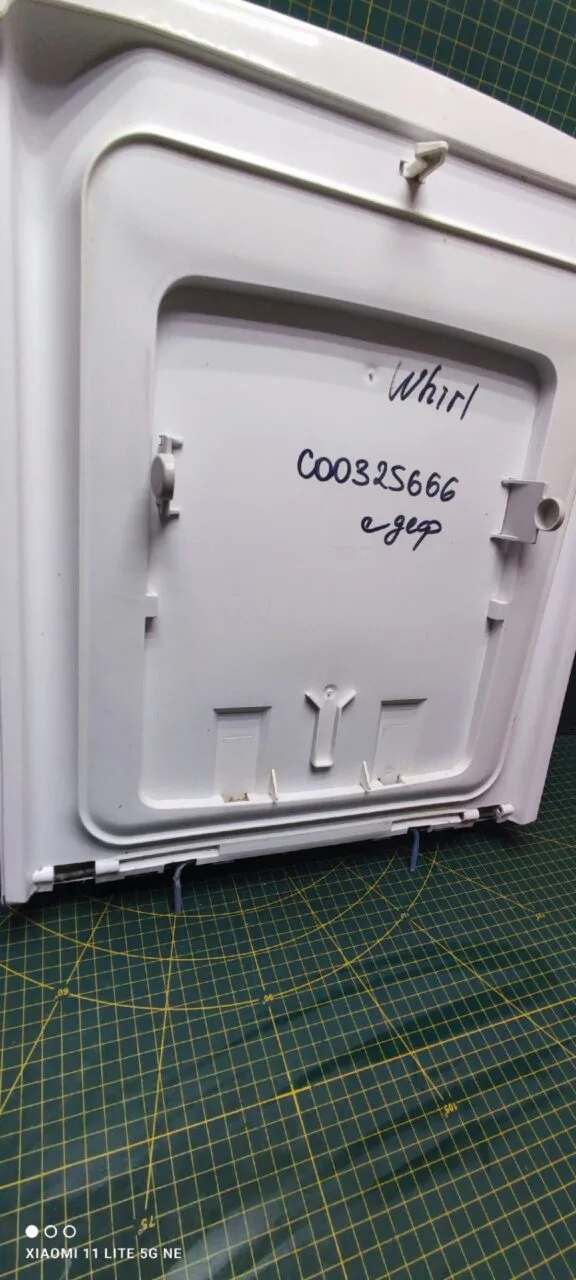 Крышка люка Whirlpool C00325666 с дефектом вертик. загрузкой