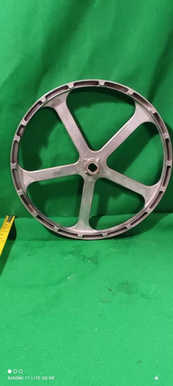 Шкив Indesit 174002172.01