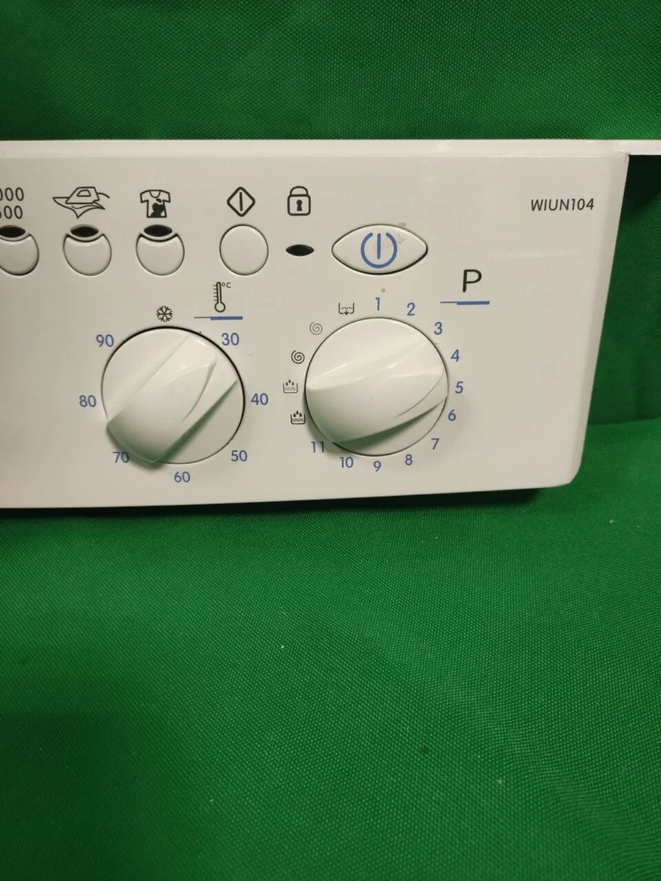 Панель управления Indesit WIUN 104