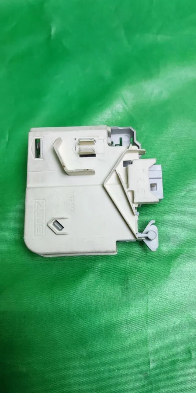 Замок люка (УБЛ) Bosch 9000466729