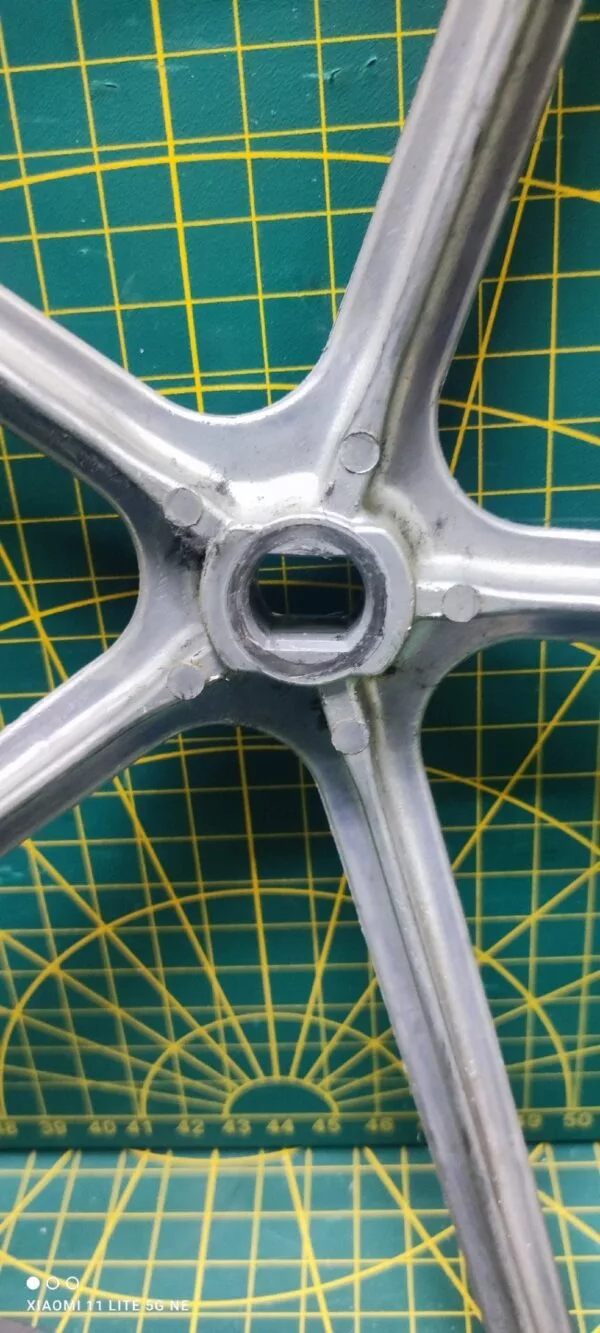 Шкив Indesit 174002210