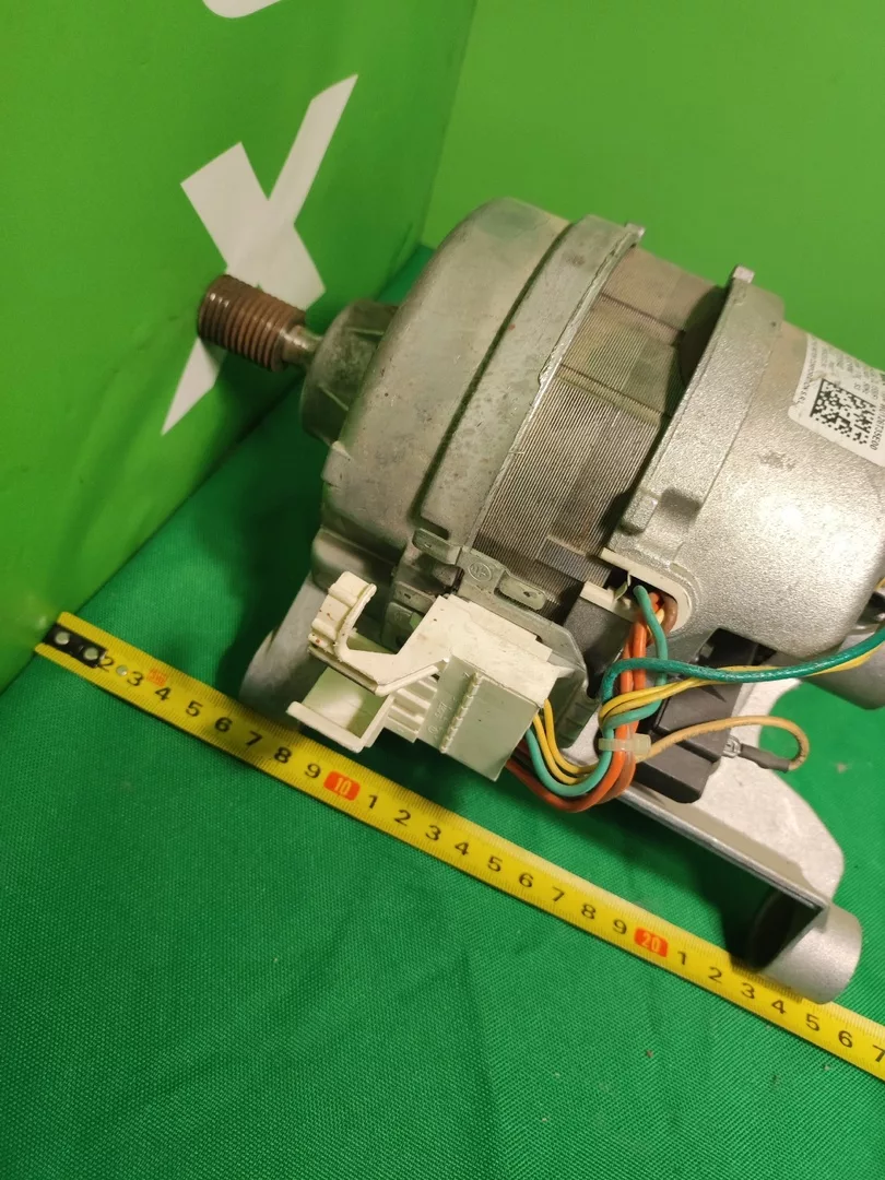 Двигатель Electrolux Nidec 132751040 -7 контактов