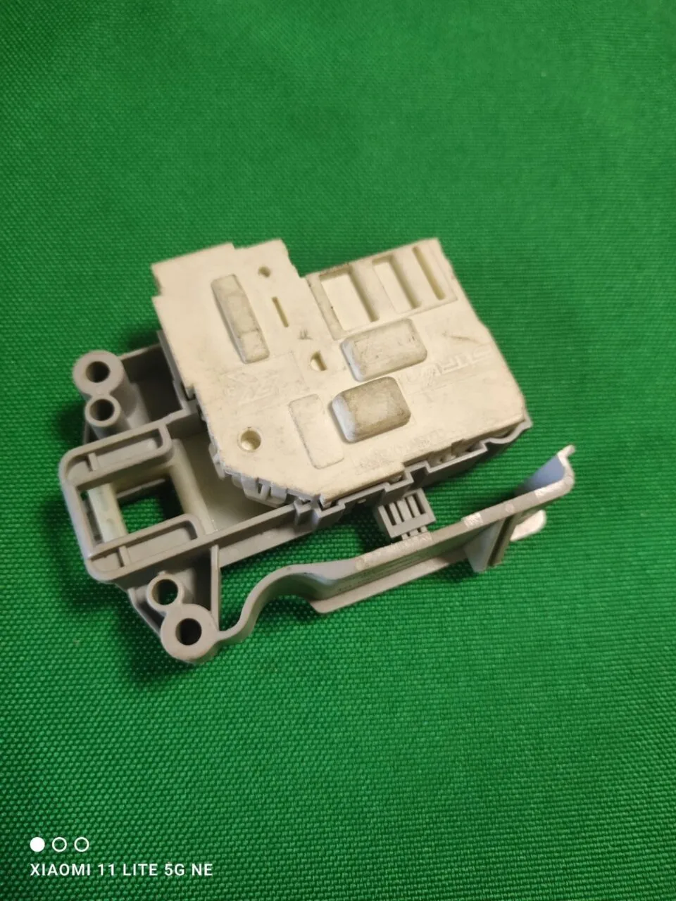 Замок люка (УБЛ) Ariston 160026094.01