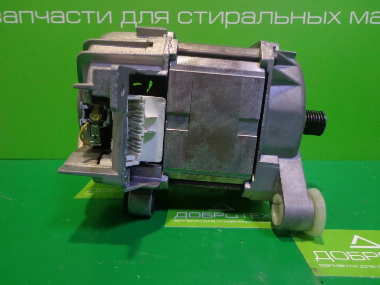 DSC00467 Двигатель Whirlpool 461971092511 -7 контактов для стиральной машины