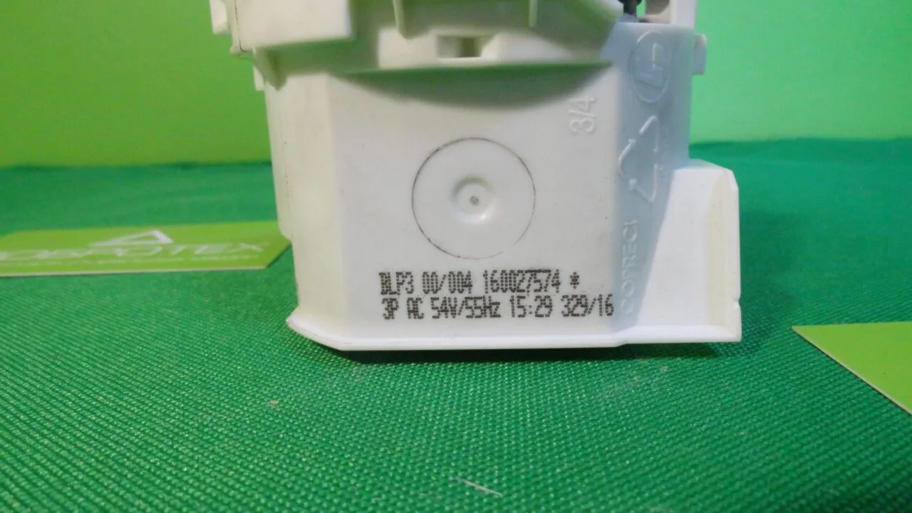 Сливной насос (помпа) Indesit 160027574