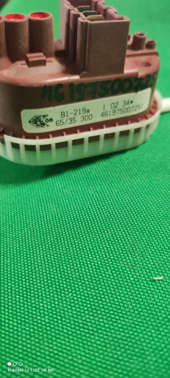 Прессостат Whirlpool 461975007251