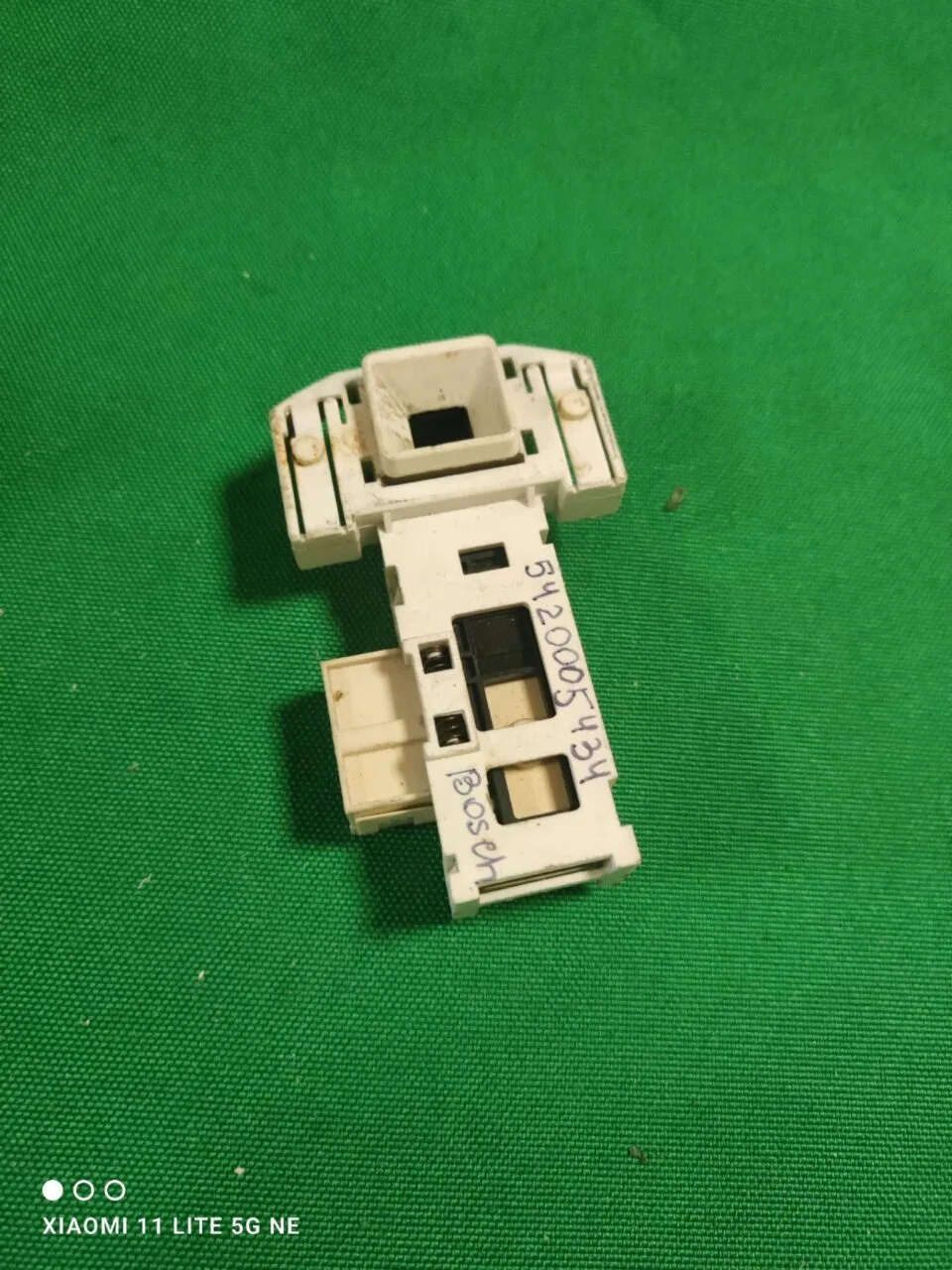 Замок люка (УБЛ) Bosch 5420005434 защелки