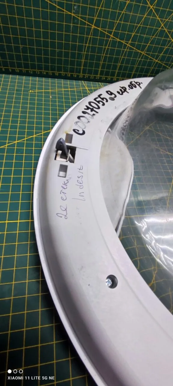 Люк	Indesit C00270559 сер обр двойное стекло (стиральная машина с сушкой)