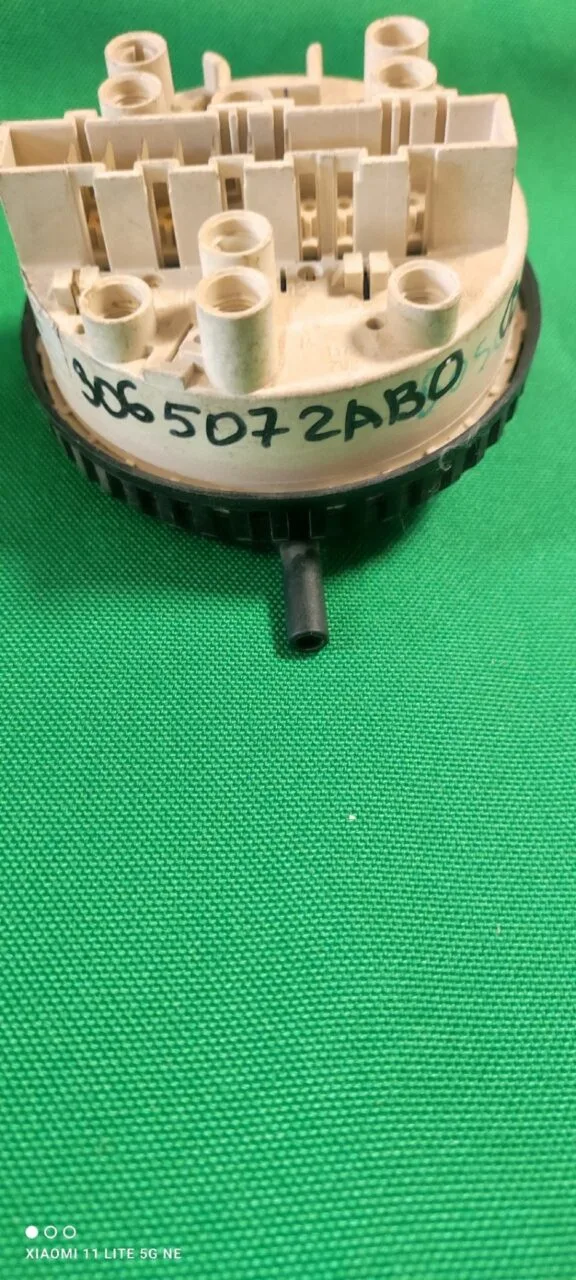 Прессостат Bosch 3065072ab0