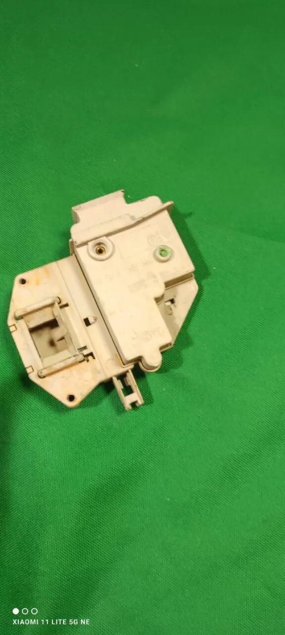 Замок люка (УБЛ) Bosch  3063185AB2