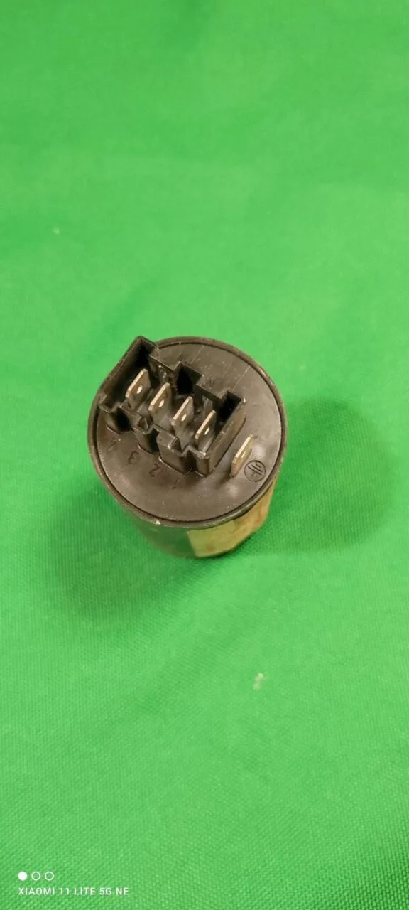 Сетевой фильтр Electrolux 411122430 4111122410 на защелках
