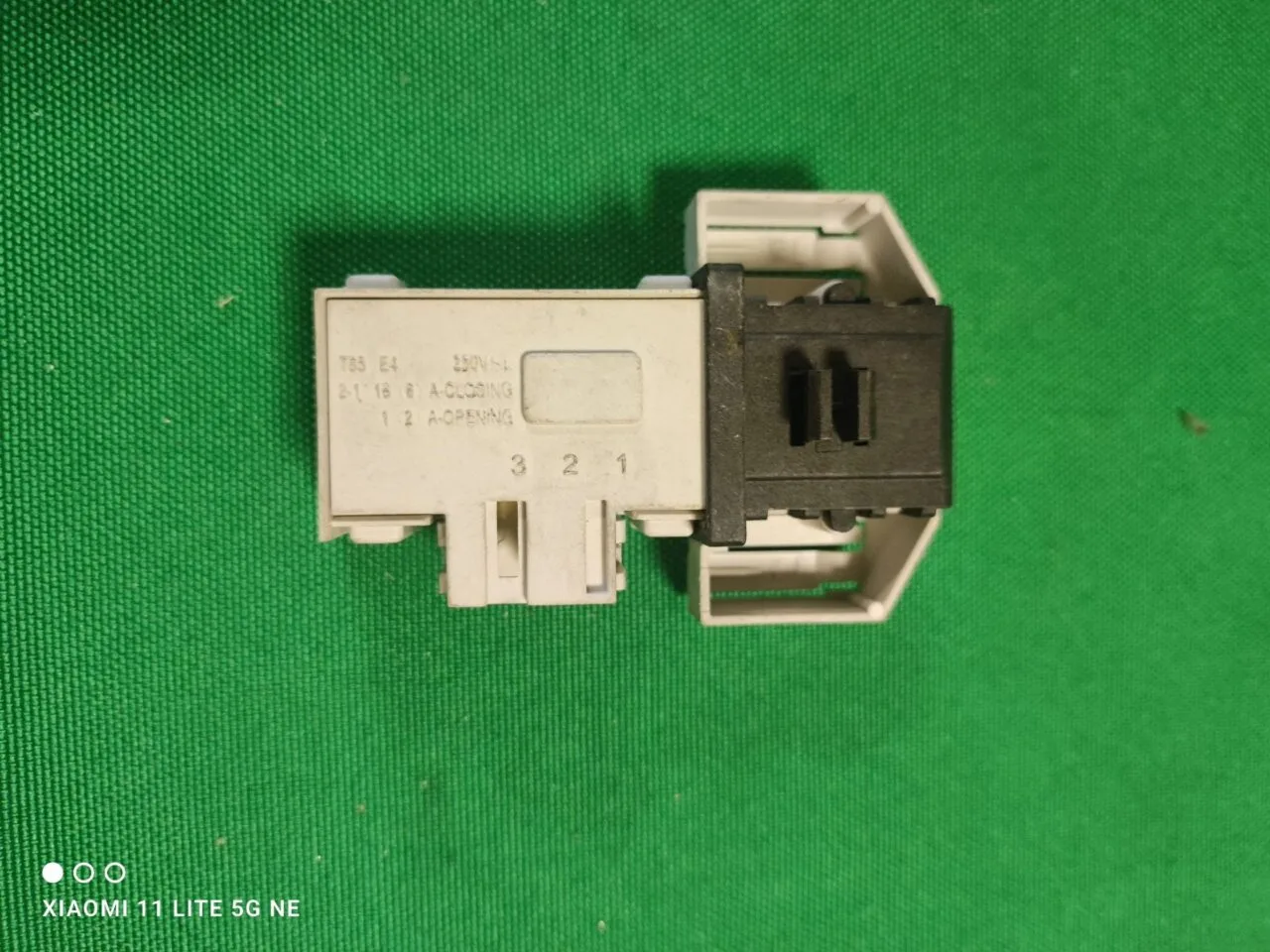 Замок люка (УБЛ) Bosch 9000170393