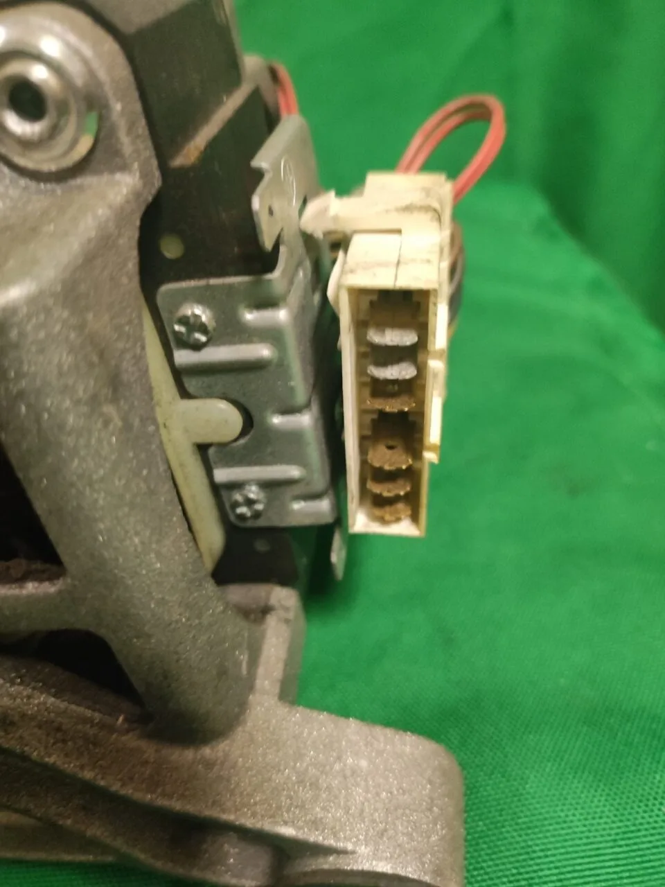 FXm4s_revW8 Двигатель Indesit Ceset 160016210.00 -6 контактов