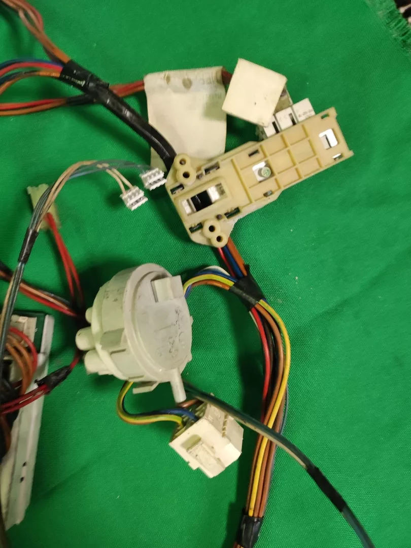 FrPg7d0gbHw МОДУЛЬ INDESIT WISL 105