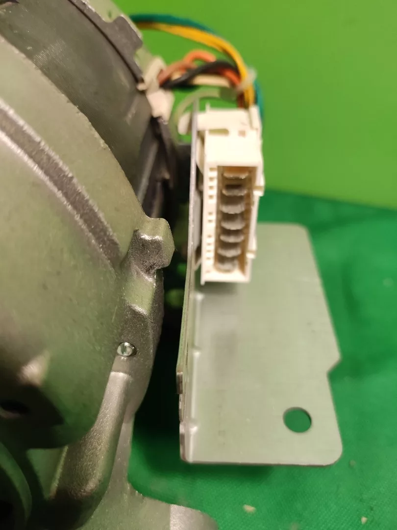HFuHum2Dhrg Двигатель для стиральных машин Whirlpool Nidec 461974634341-7контактов