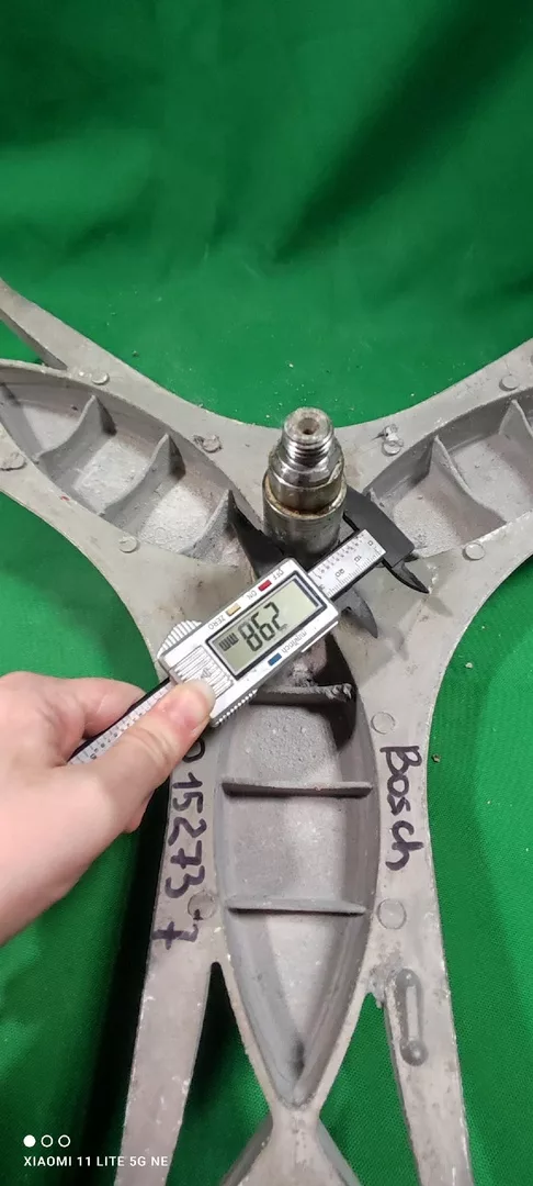 Крестовина Bosch 9000152737 вал 9.5см.