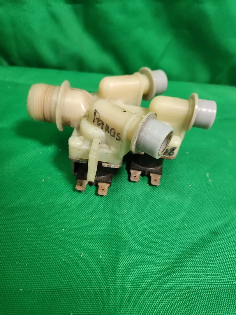 Клапан тройной Panasonic 819368 контакты