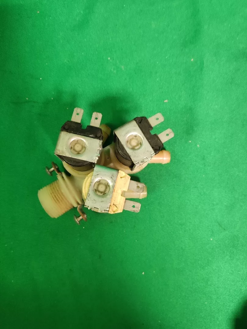 HgCx5xnJ5m4 Клапан 3й Daewoo 33690129 контакты