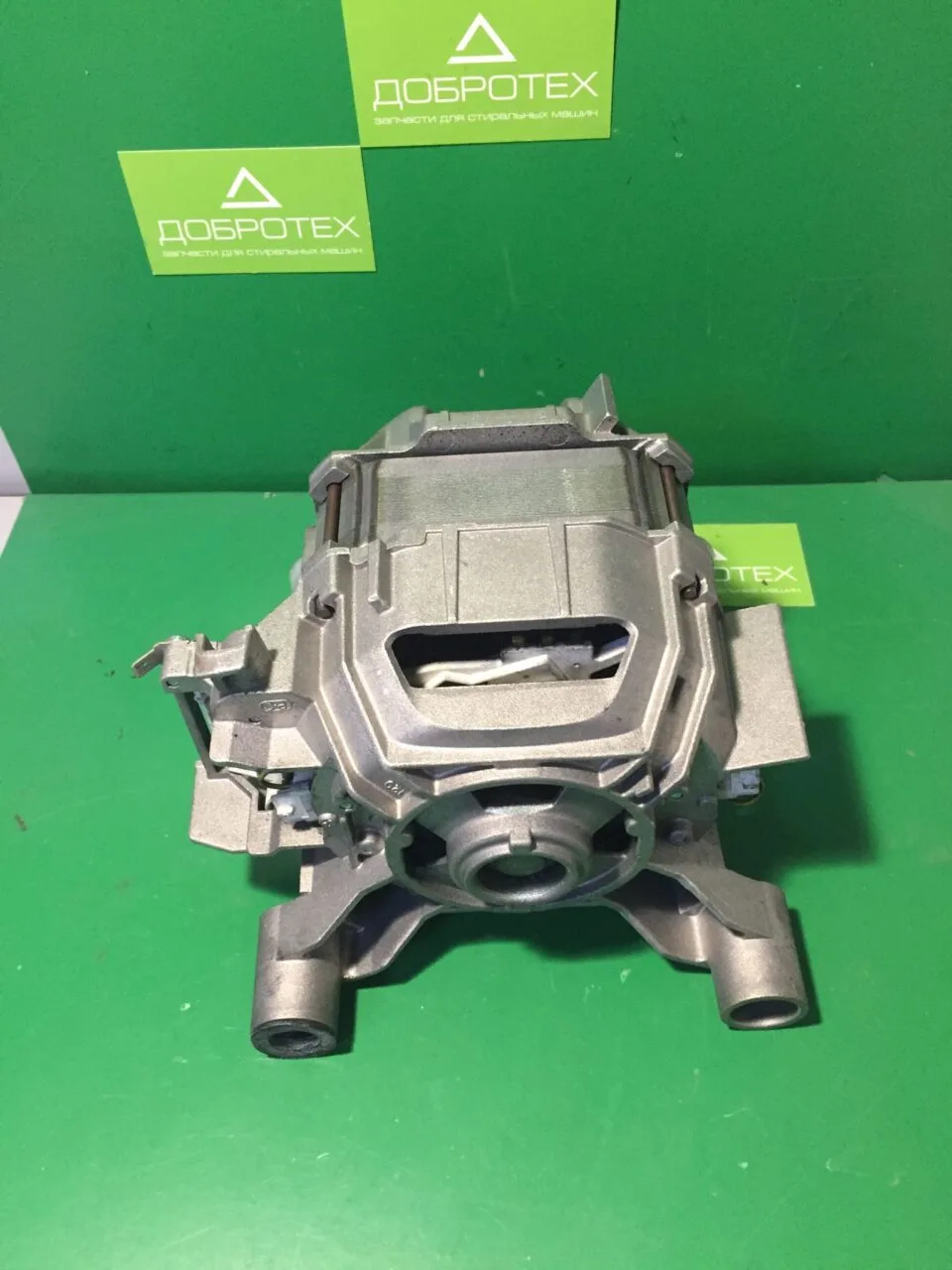 Двигатель Bosch Siemens 900040213 -6 контактов мален.статор
