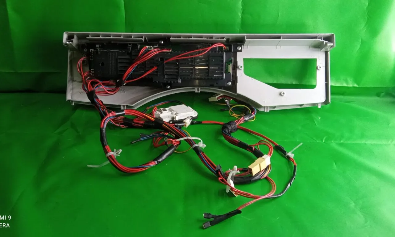 Модуль Haier HW50-12866ME с дефектом корпуса