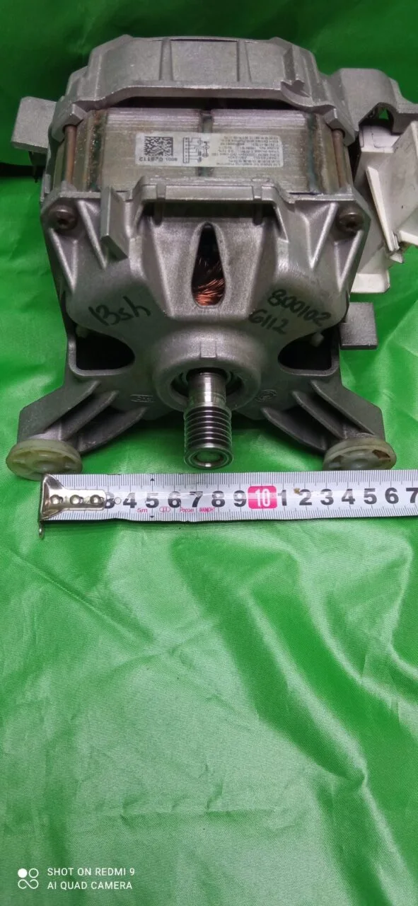 Двигатель Bosch 8001026112 - 6 контактов