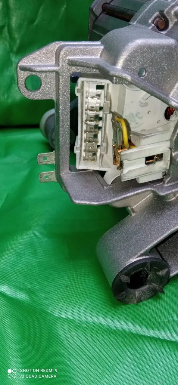 Двигатель Bosch 9000350578 - 7 конт