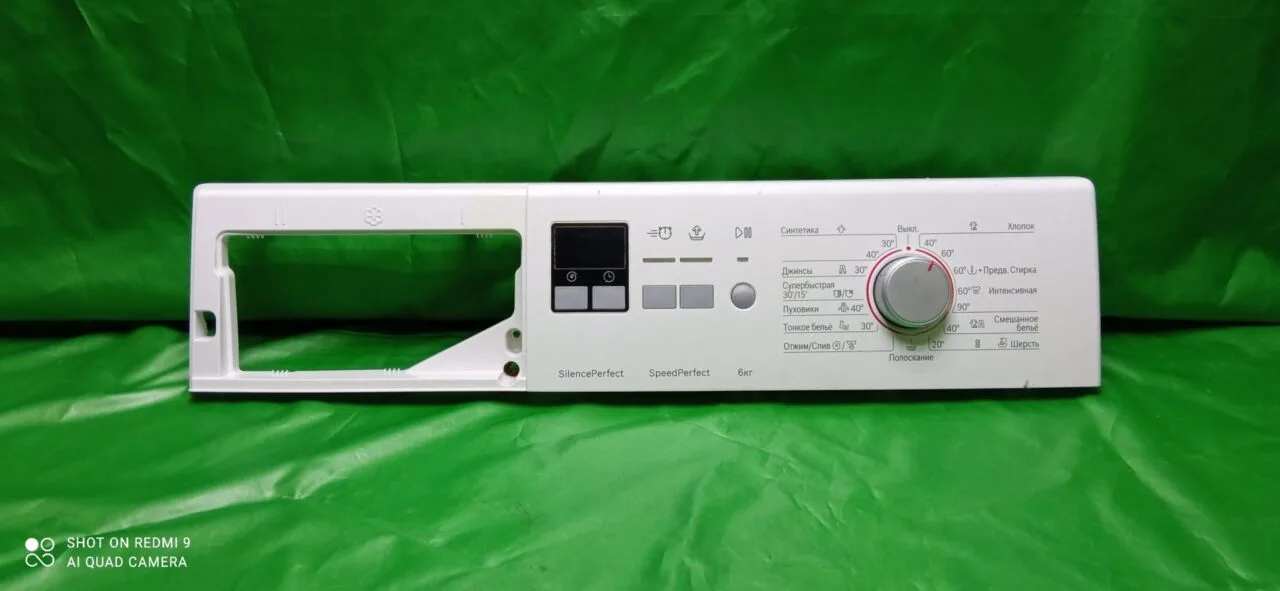 Панель управления Bosch 9000514514-01 с дефектом