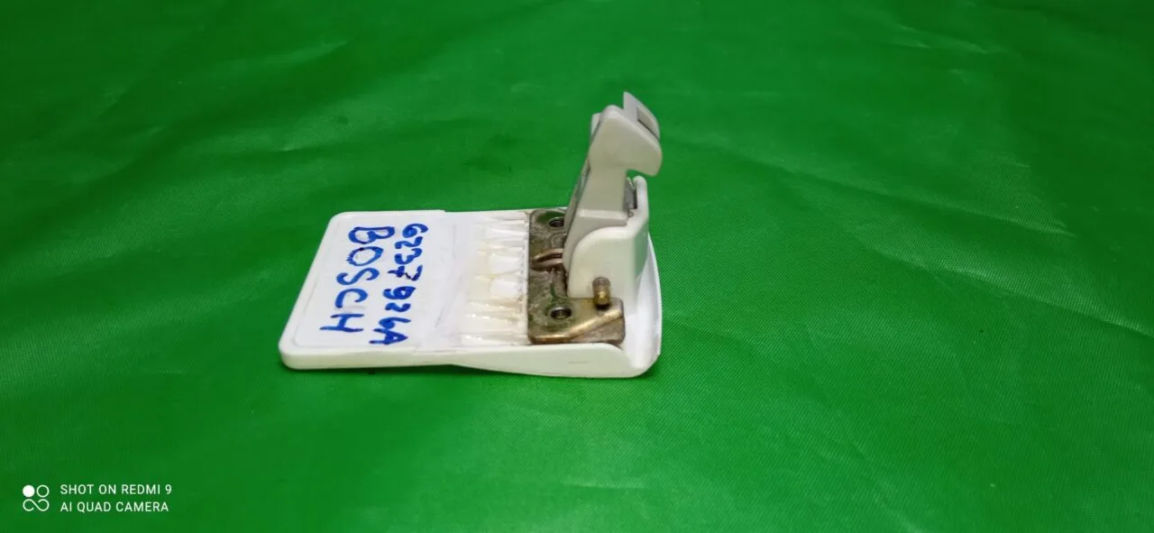 Ручка люка Bosch 6237926A к стиральной машине