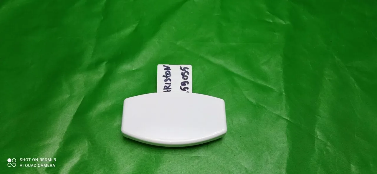 Ручка люка Ariston 259035-2 (белая) к стиральной машине
