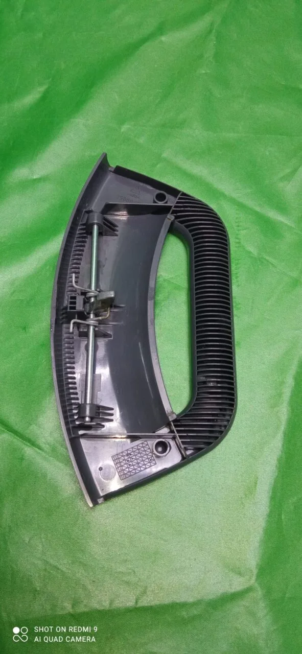Ручка люка Ariston 250006733 серая к стиральной машине