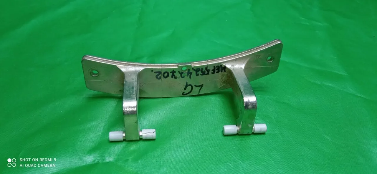 Петля люка LG MEF55242702