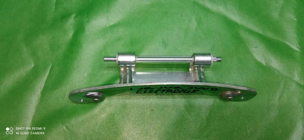 Петля люка Electrolux, AEG, Zanussi 1325023008 к стиральной машине