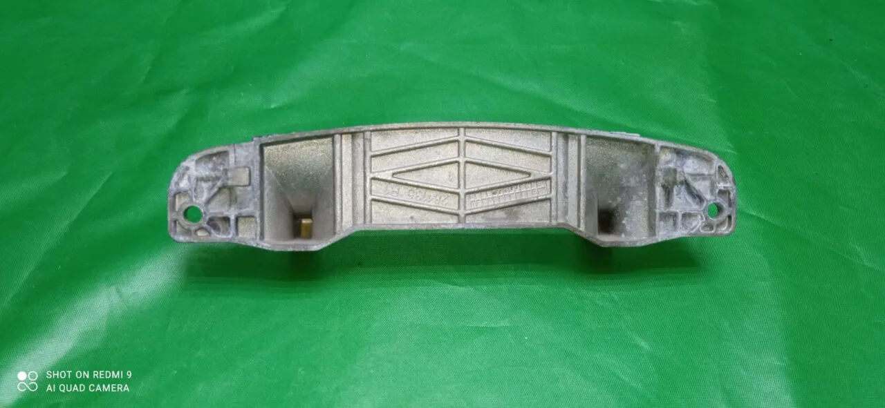 Петля люка Beko 284135 R1 284872 +2 втулки