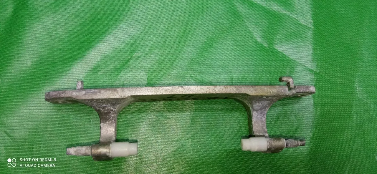 Петля люка Beko 284135 R1 284872 +2 втулки
