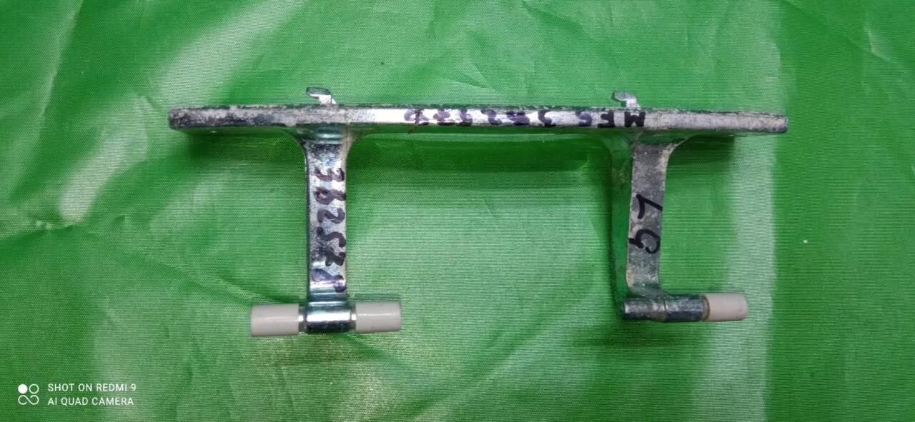 Петля люка LG MEF382578