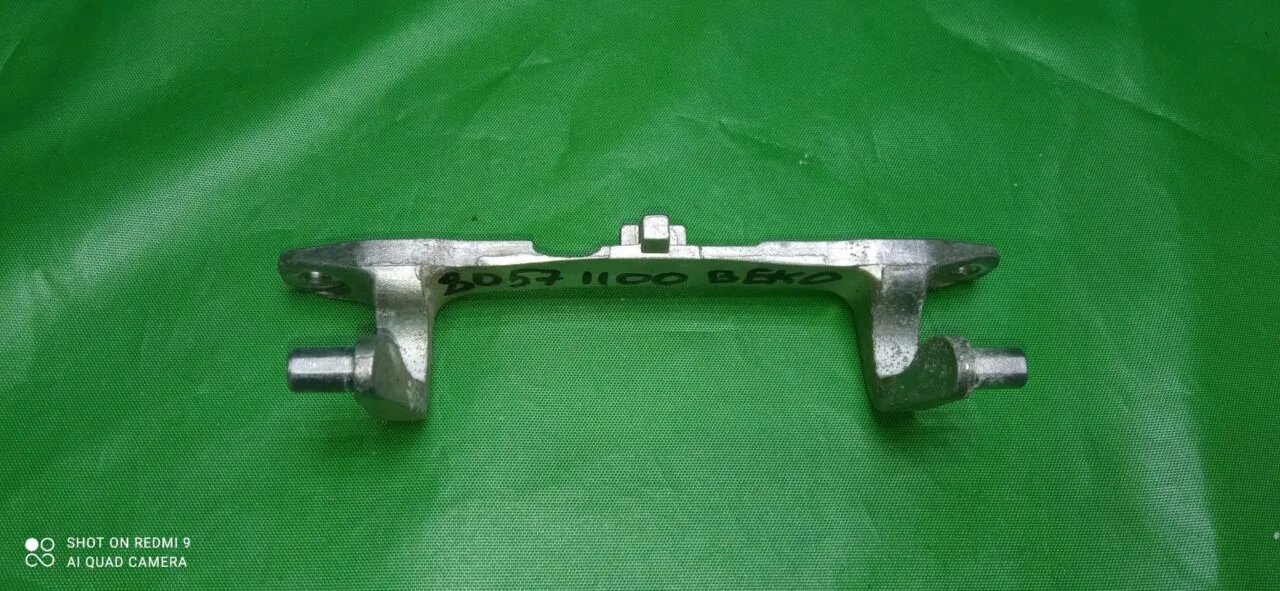 Петля люка Beko 2805710100 без втулок