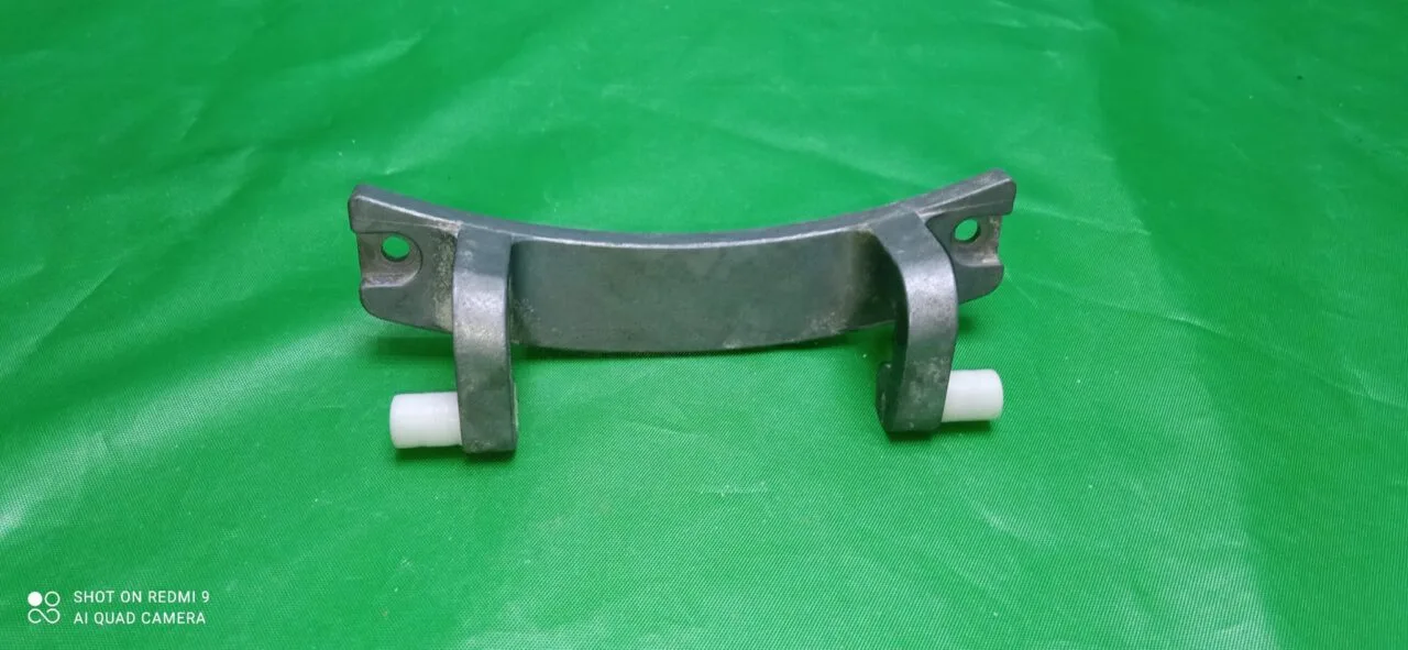 Петля люка Bosch, Siemens 5500000133 +2 втулки