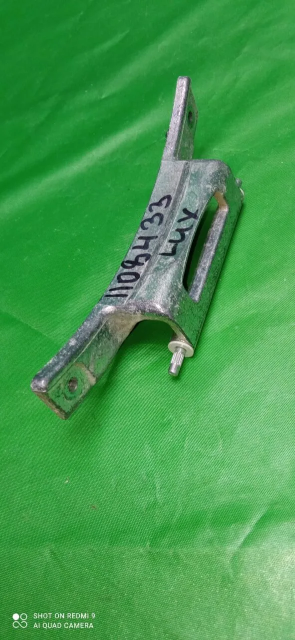 Петля люка Electrolux 1108433002
