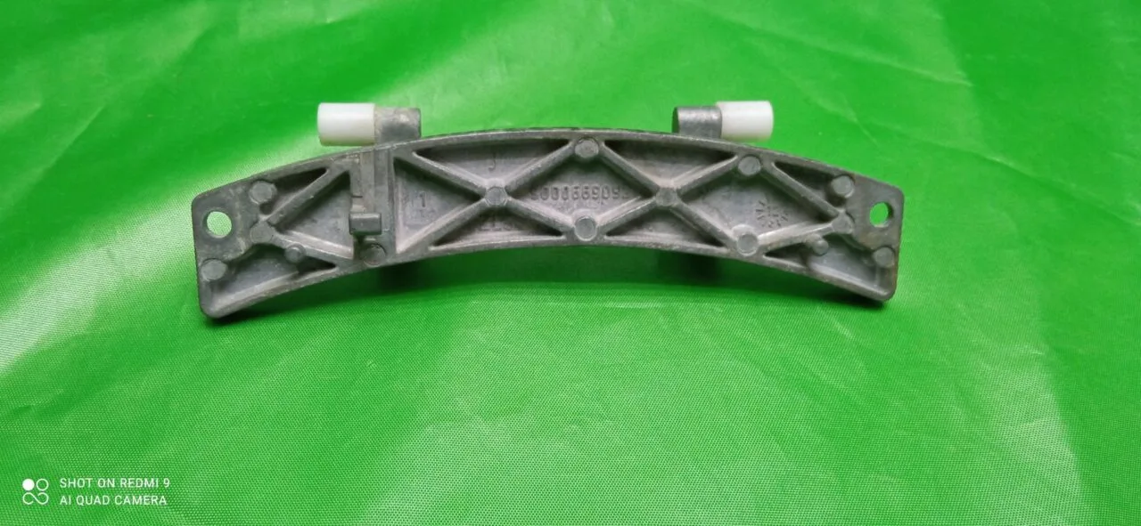 Петля люка Bosch, Siemens 9000669092 +2 втулки