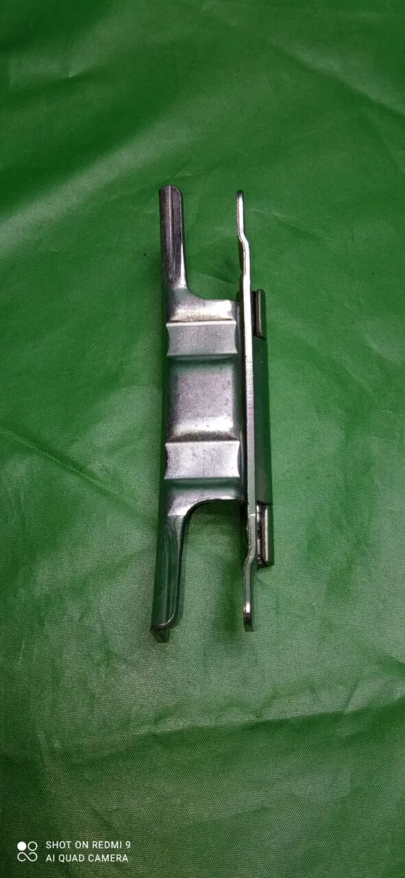 Петля люка Indesit C002855559 C00285560
